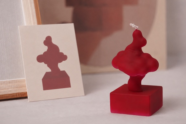 Controlled plant-based wax candle surface with no frosting or sweating
